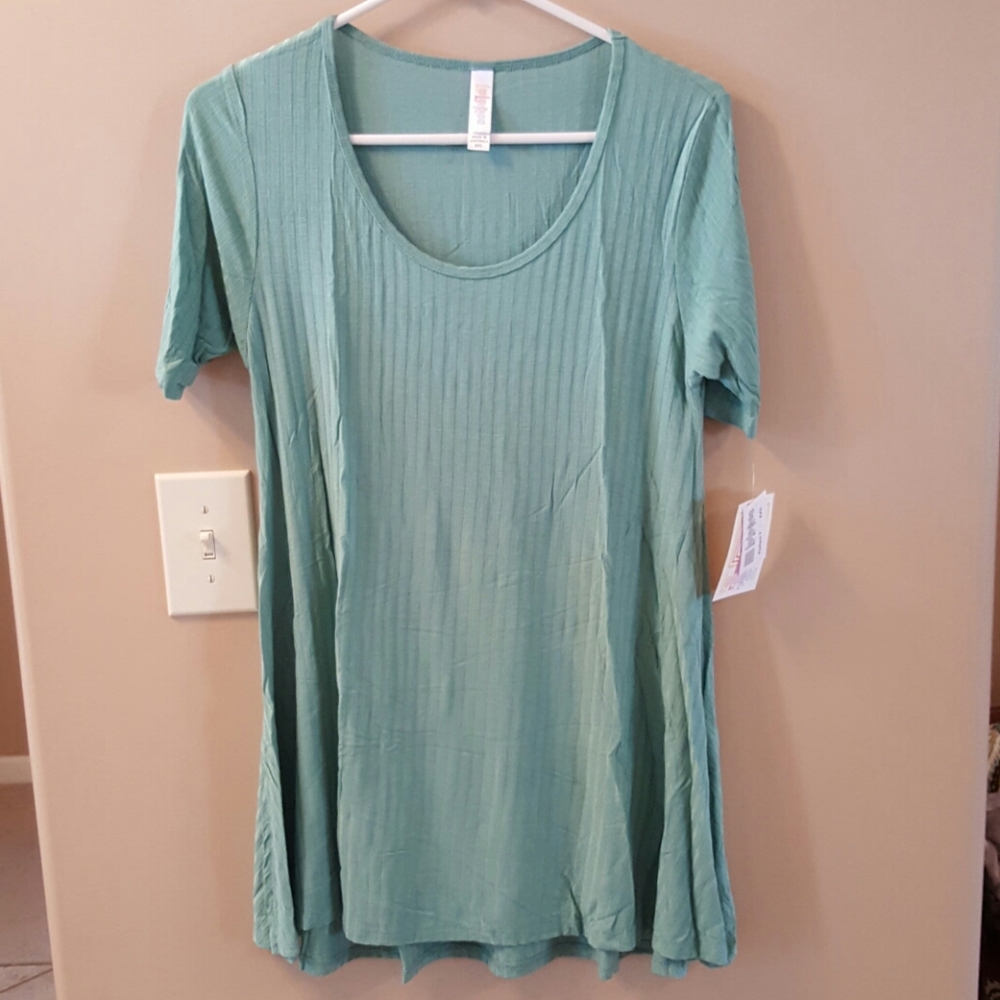 Lularoe Perfect Tee.  NWT.